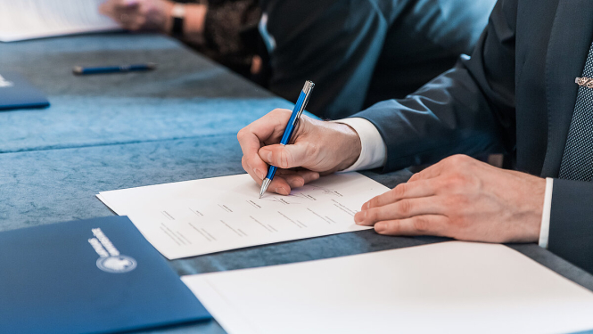 Dokumenta parakstīšana