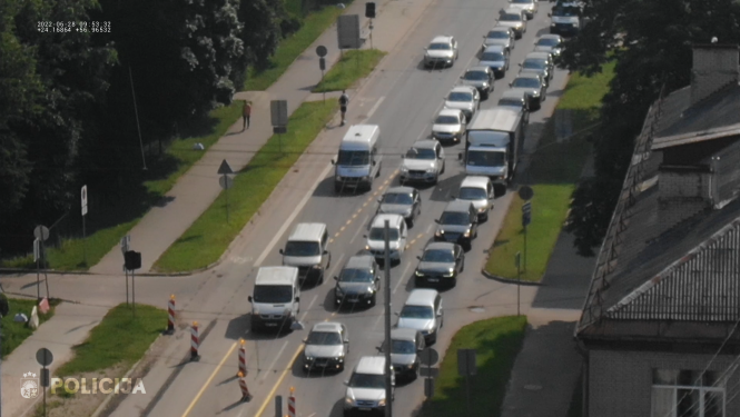 Kadrs no video, kas filmēts ar dronu