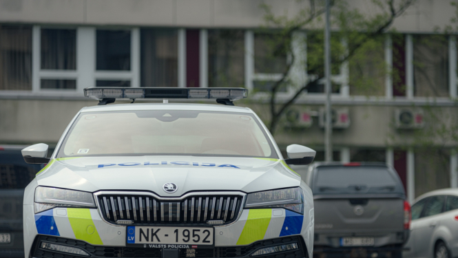 policijas mašīna