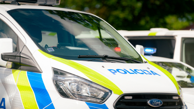 policijas mašīna
