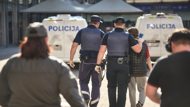 policija
