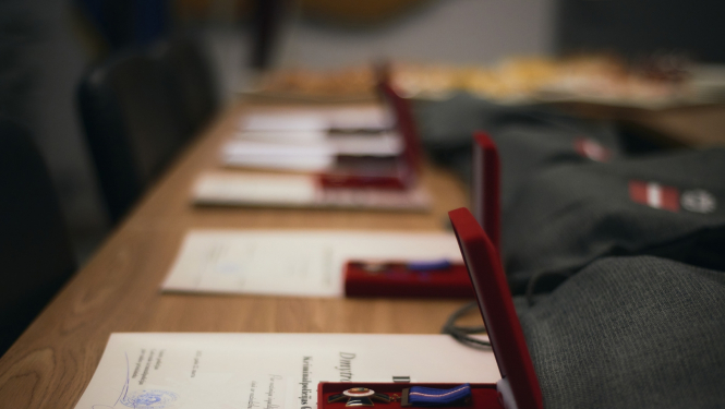 Valsts policija par nozīmīgu sadarbību noziedzības apkarošanā apbalvo Ukrainas policijas un Eurojust pārstāvjus