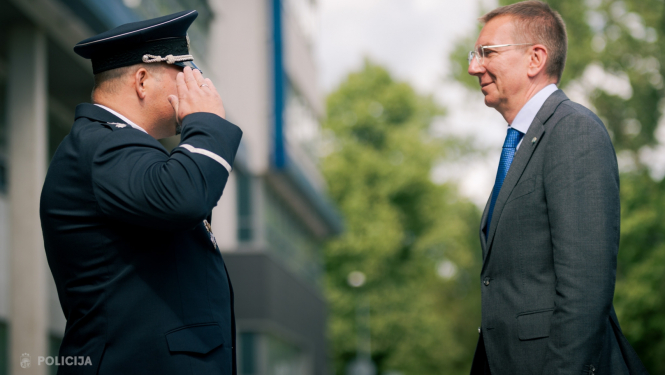Valsts policijas priekšnieks Armands Ruks un Valsts prezidents Edgars Rinkēvičs