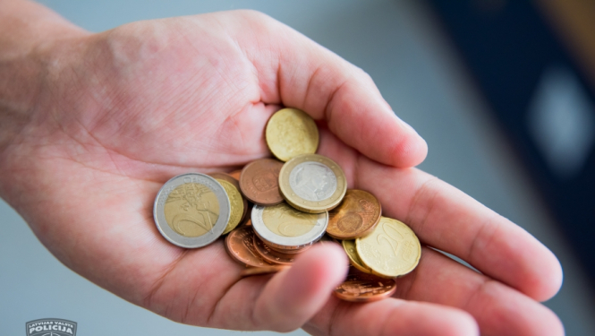 Par laupīšanu restorānā “pa karstām pēdām” aizturējām jaunieti