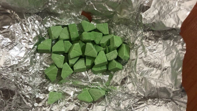 Likumsargi Pierīgā aiztur vīrieti par narkotiku glabāšanu un atsavina MDMA tabletes