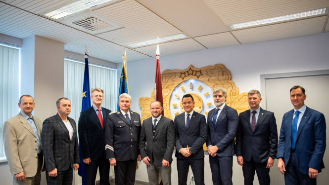 Valsts policijas, UEFA un LFF pārstāvji