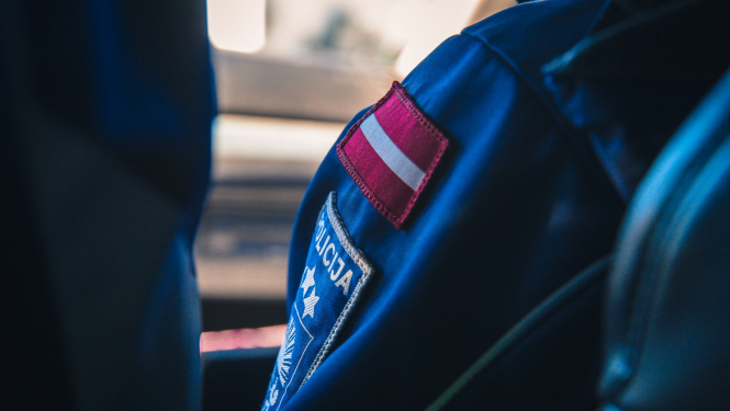 Valsts policijas emblēma, plecs