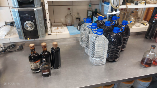 nelikumīga alkohola ražotne