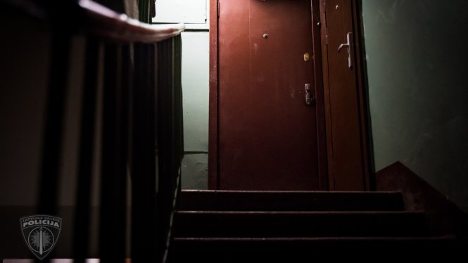 Kāda dzīvokļa durvis