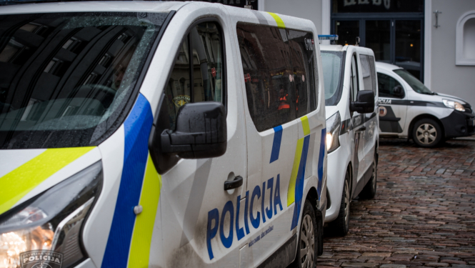 policijas mašīna