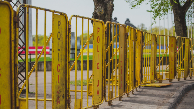 žogs apkārt Uzvaras parkam