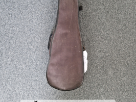 futlāris tumši brūnā krāsā