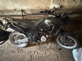 Motocikls Aprilia 650