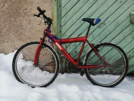sarkans velosipēds shima bike