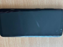 mobilais telefons samsung melnā krāsā