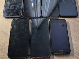 dažādi mobilie telefoni