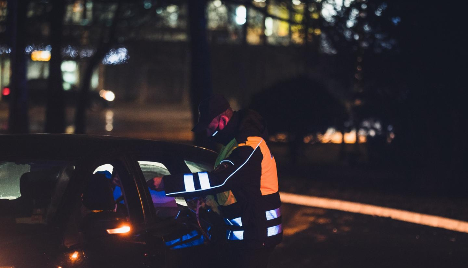 Valsts policija kontrolē mājsēdi