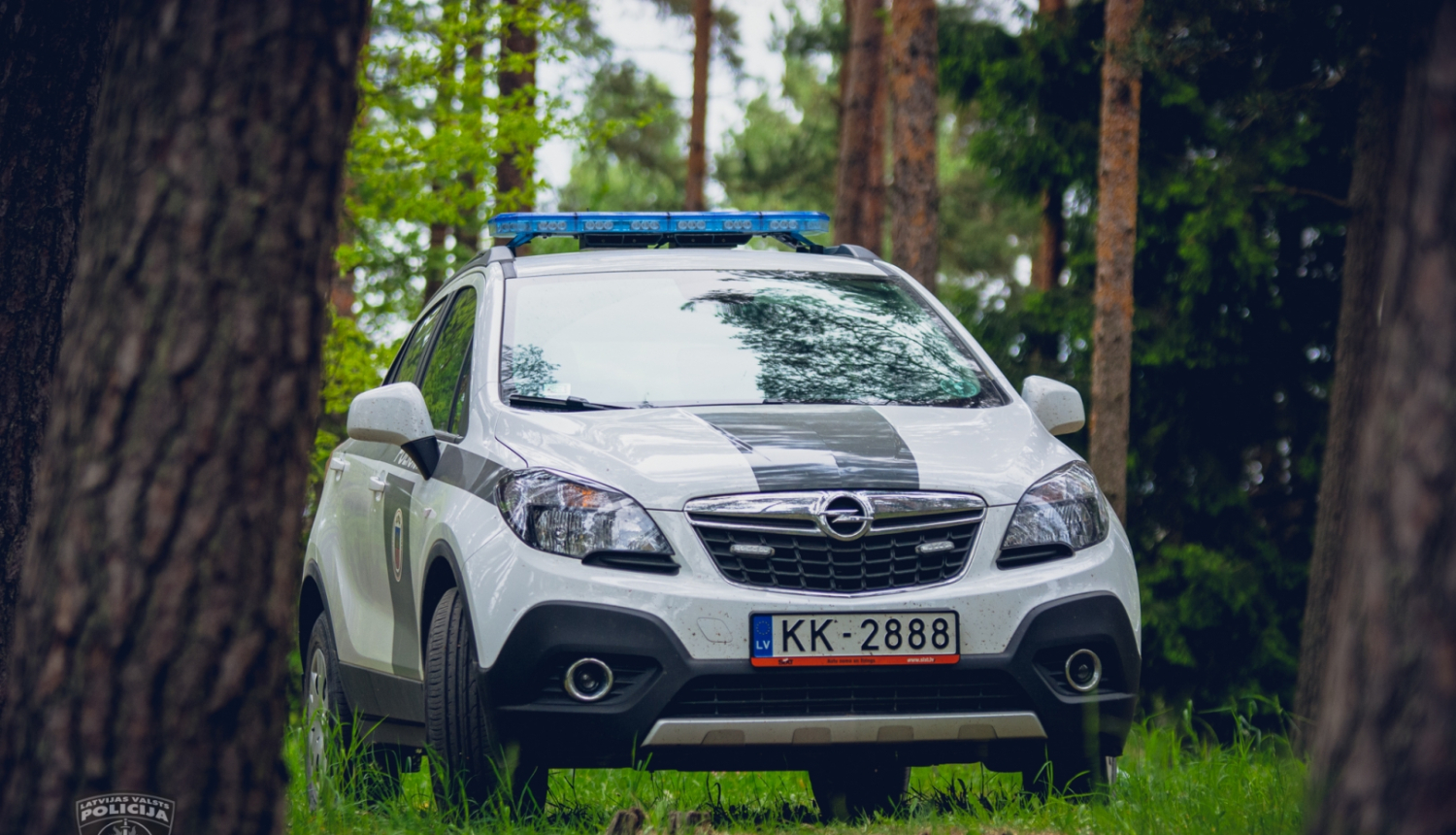policijas mašīna