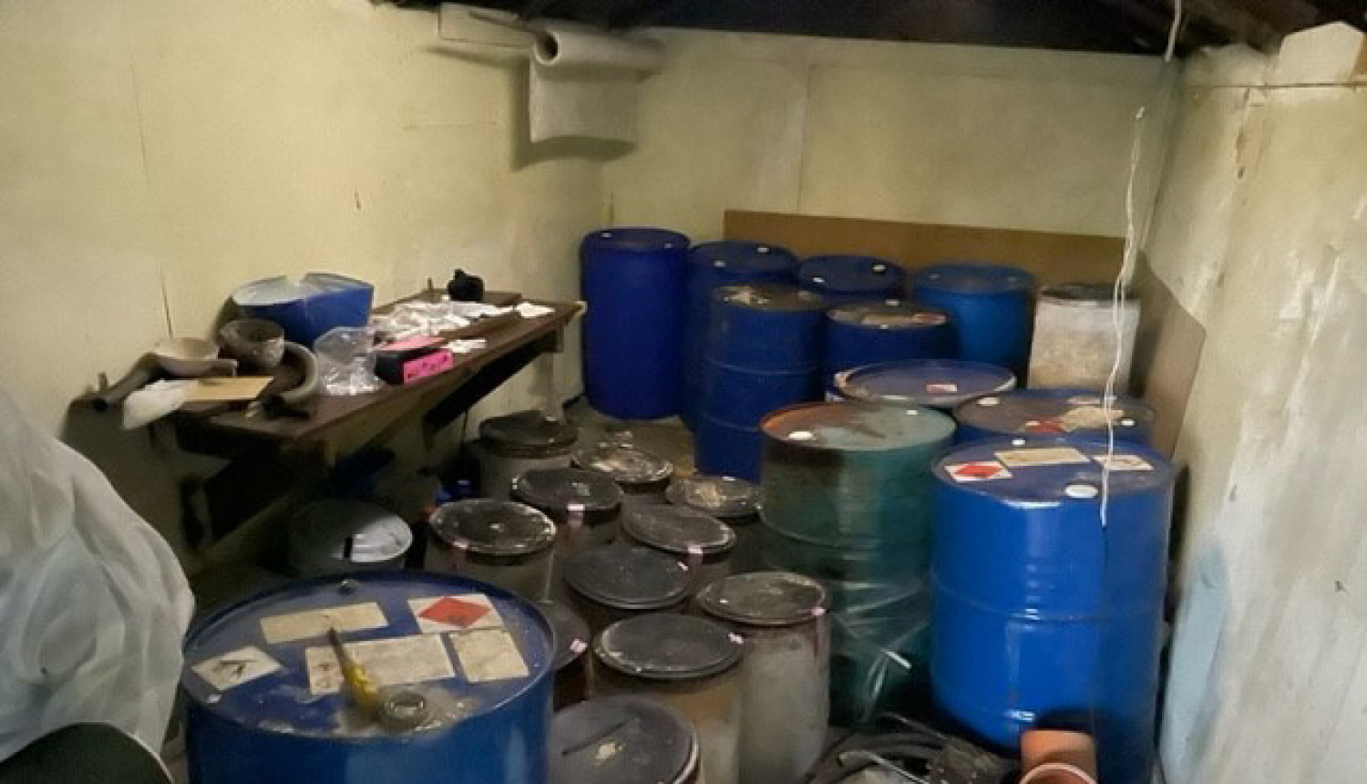 Valsts policija Ropažu novadā uziet metadona ražotni