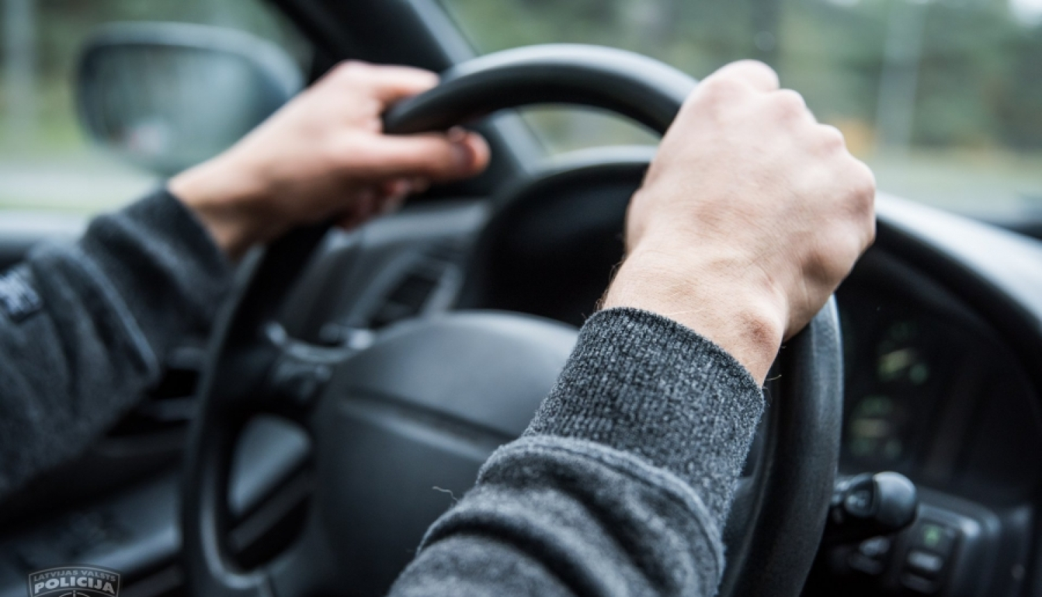 Policisti atklāj automašīnas zādzību Bolderājā