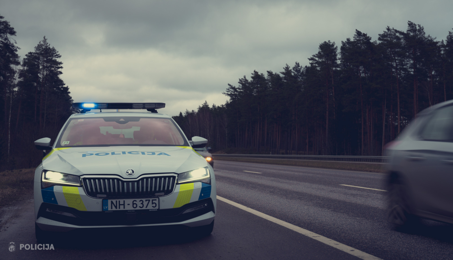 Valsts policijas automašīna