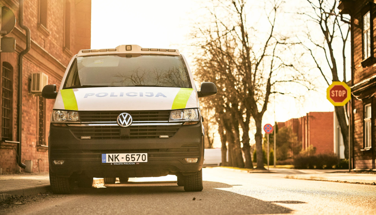 Valsts policija Volkswagen trafarētā autimašīna 