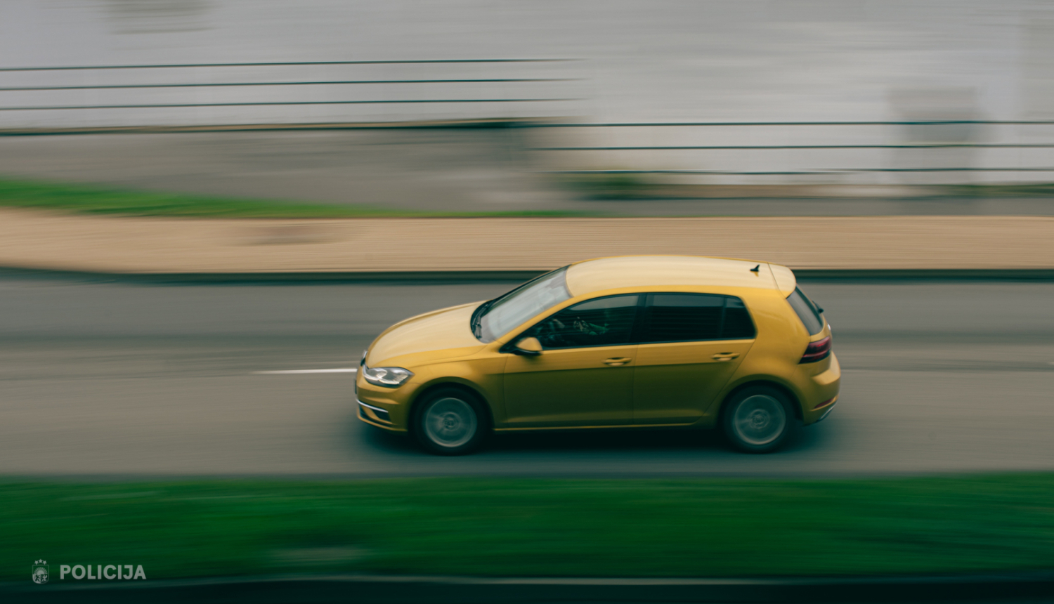 Braucoša automašīna