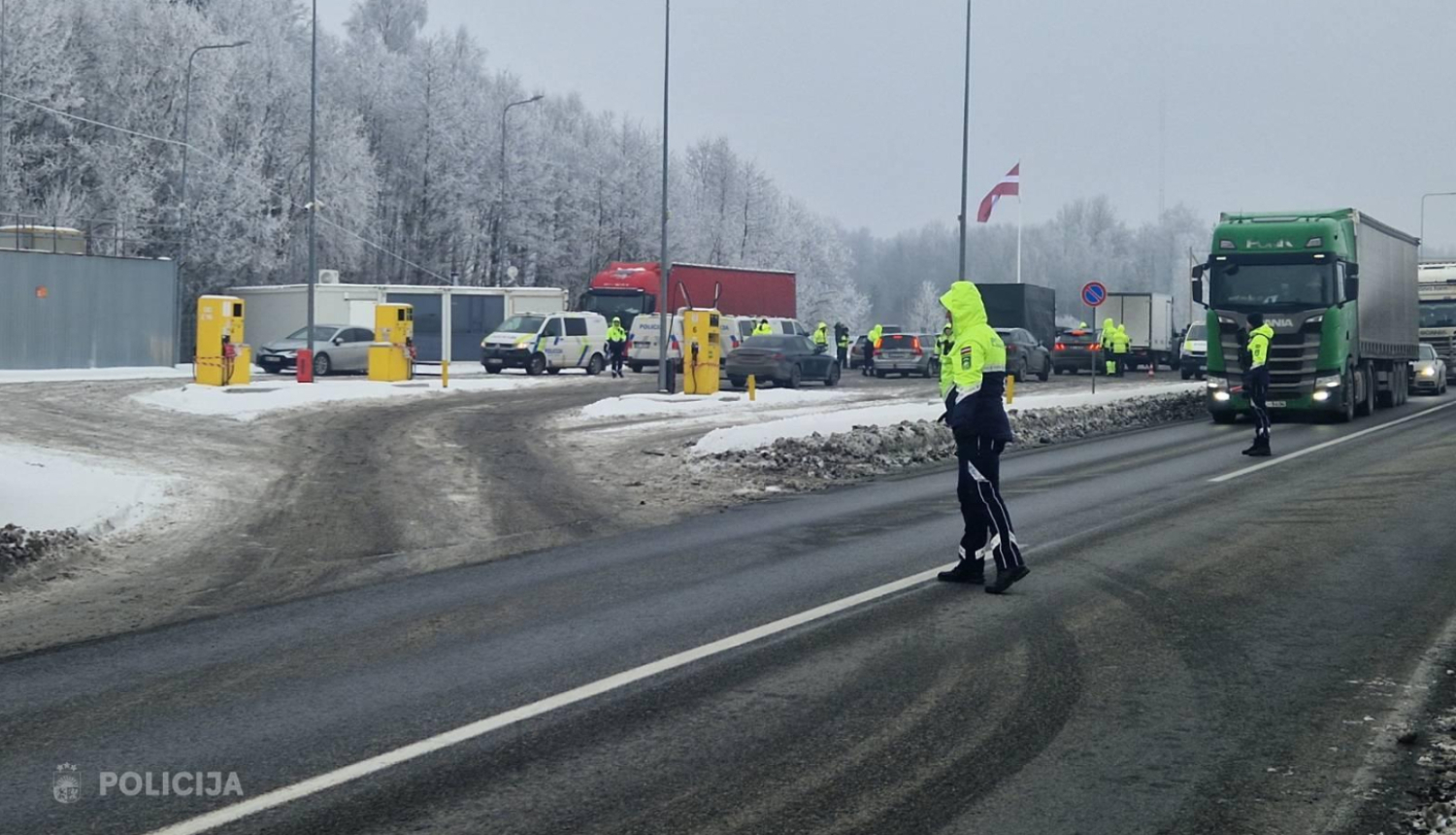 VP darbinieks veicot reidu