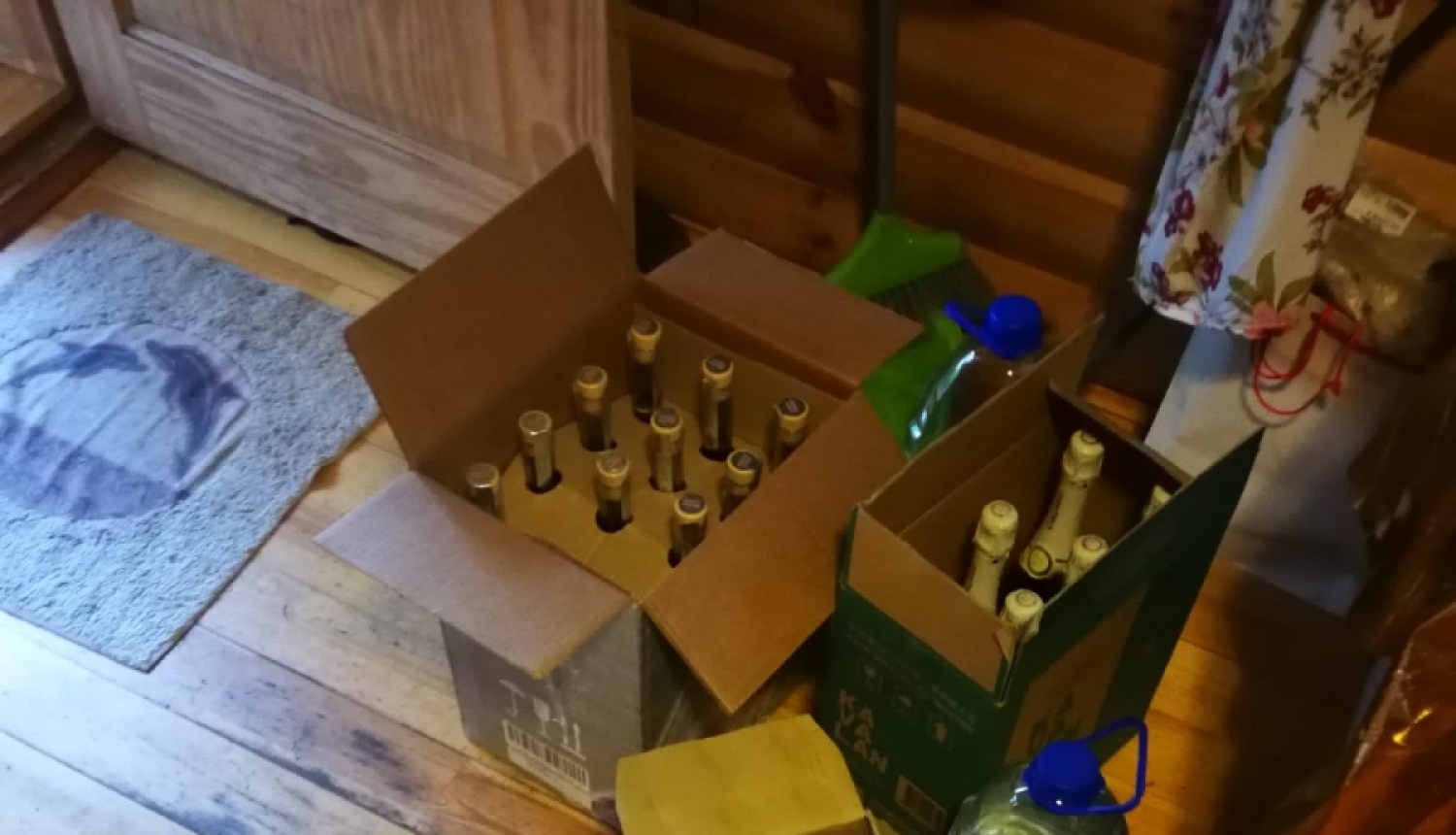 Imantā vīrieša garāžā atsavinām nelegālo alkoholu, cigaretes un degvielu