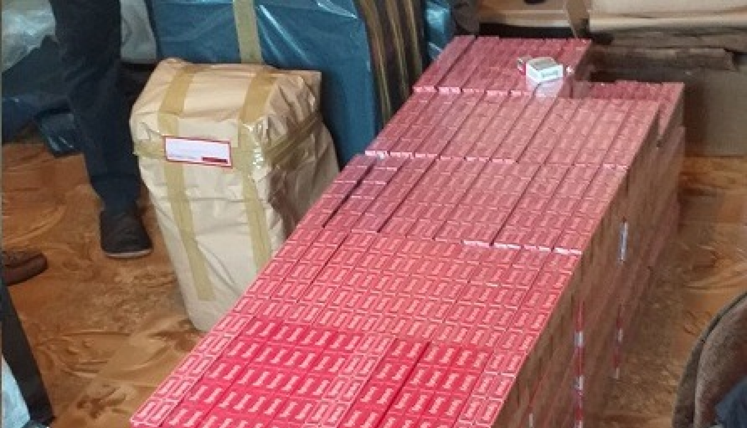 Ogres novadā veiktas vērienīgas kratīšanas nelegālo akcīzes preču apkarošanas jomā