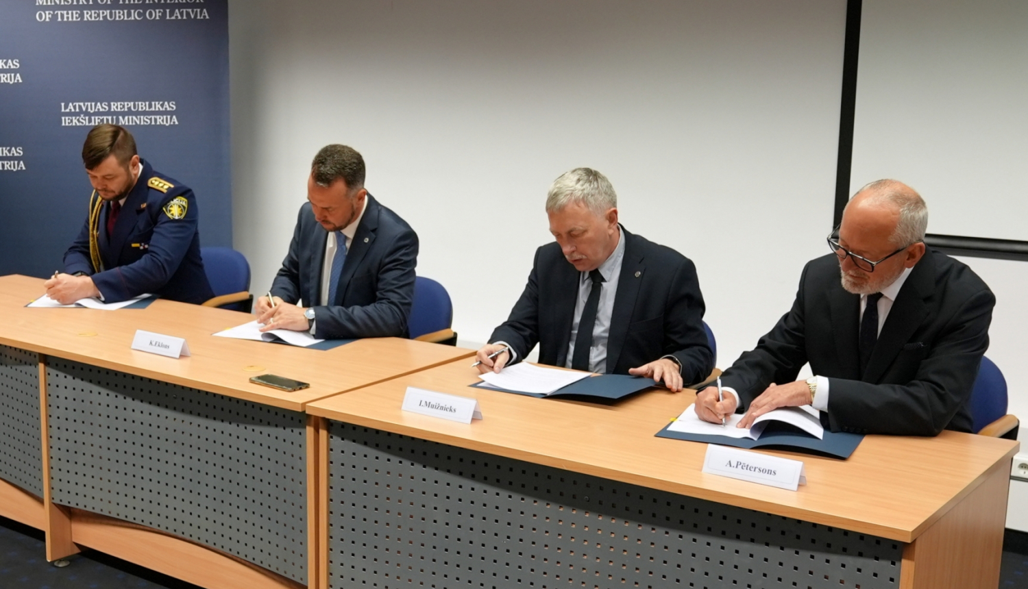 konsorcija “Iekšējās drošības akadēmija” izveidi