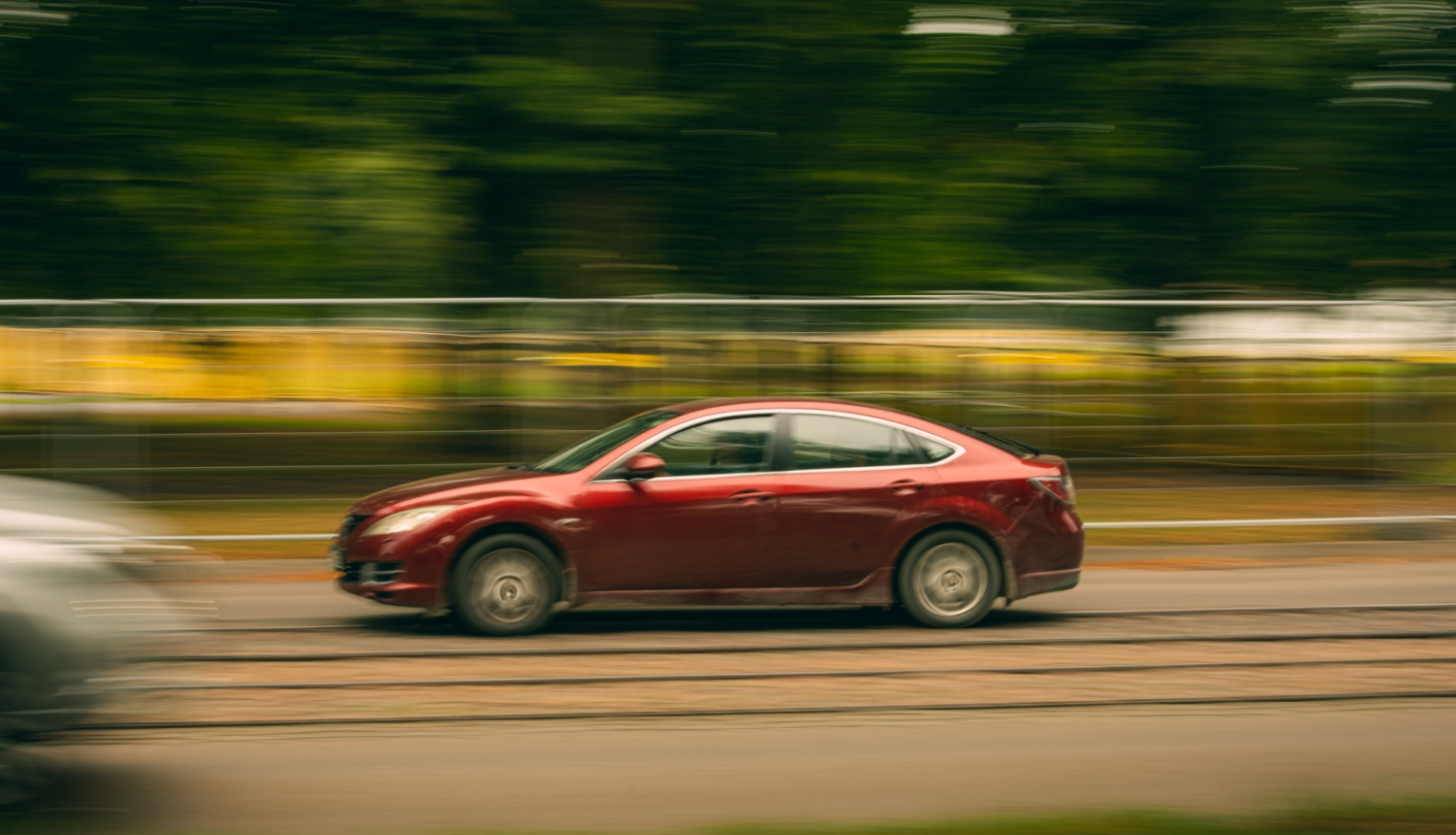 Automašīna satiksmē