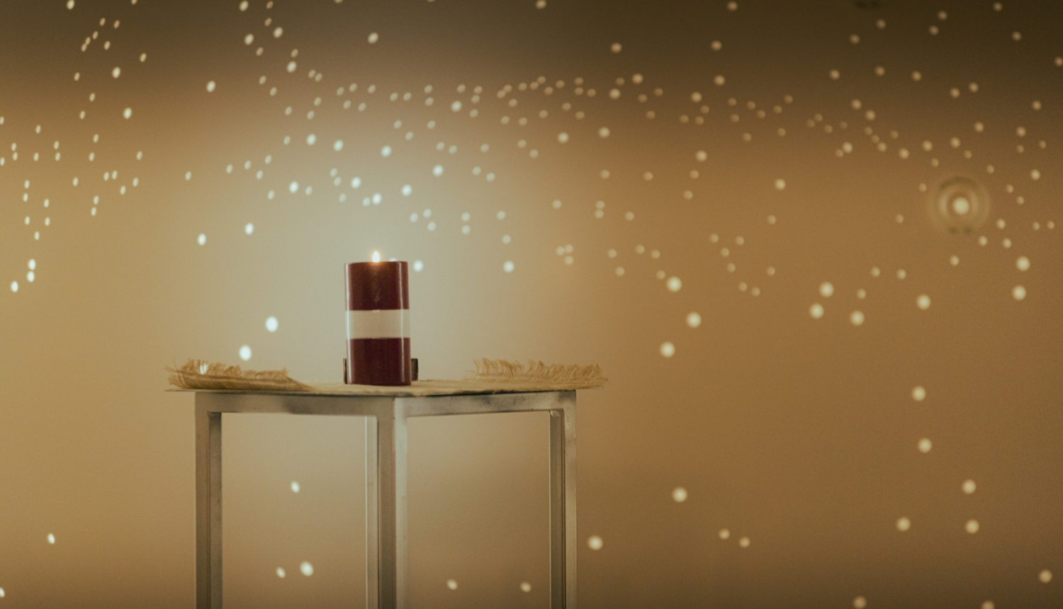 Piemiņas siena atklāšanas brīdī