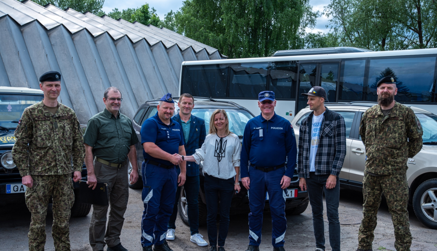 Šodien uz Ukrainu startē Valsts policijas ziedoto transportlīdzekļu konvojs