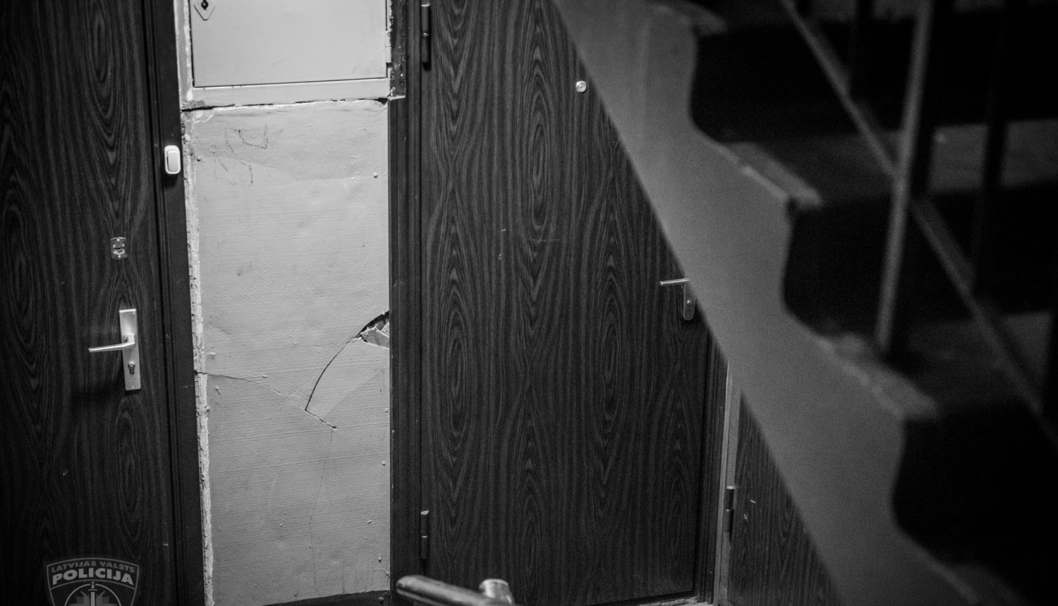 Ilustratīvs attēls, kurā attainota kāpņu telpa