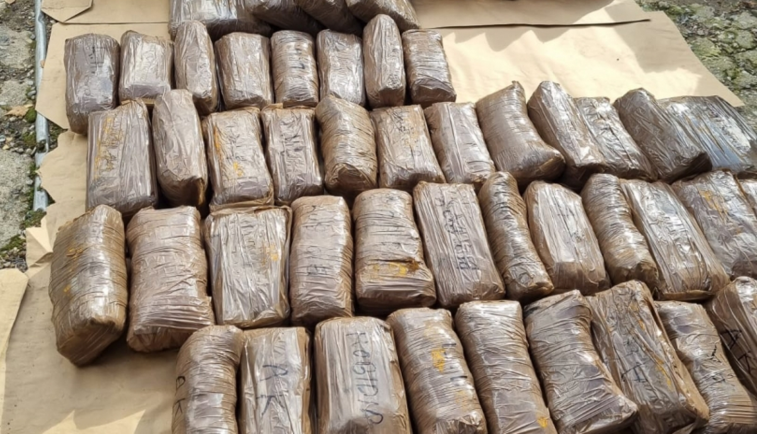 Valsts policija aizturējusi vienu no ietekmīgākajiem narkotiku izplatītājiem Latvijā