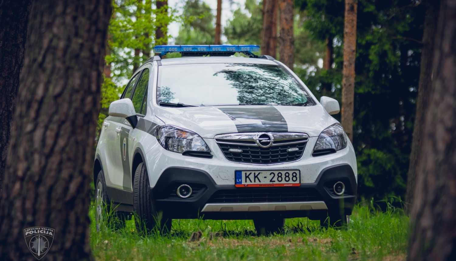 policijas mašīna