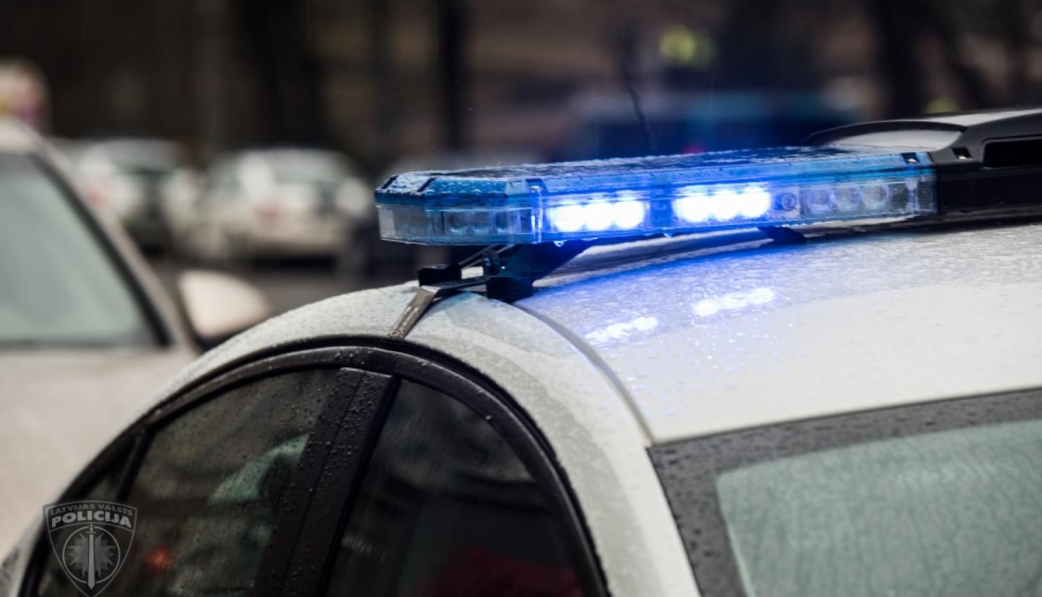 Veiksmīgas sadarbības rezultātā aizturējām vīrieti par braukšanu pie stūres 2,58 promiļu reibumā; paldies iedzīvotājiem par ziņošanu