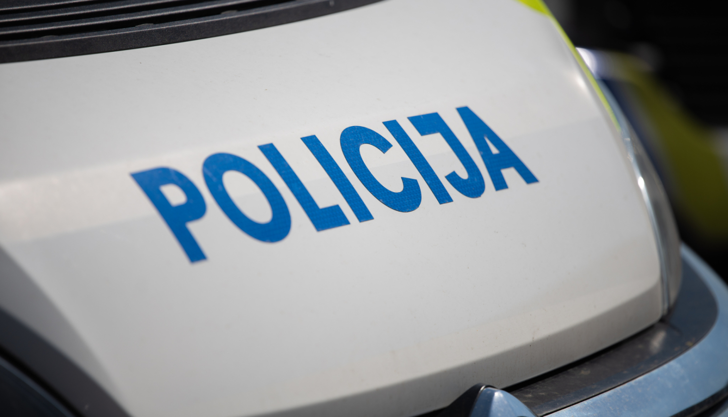 policijas automašīna