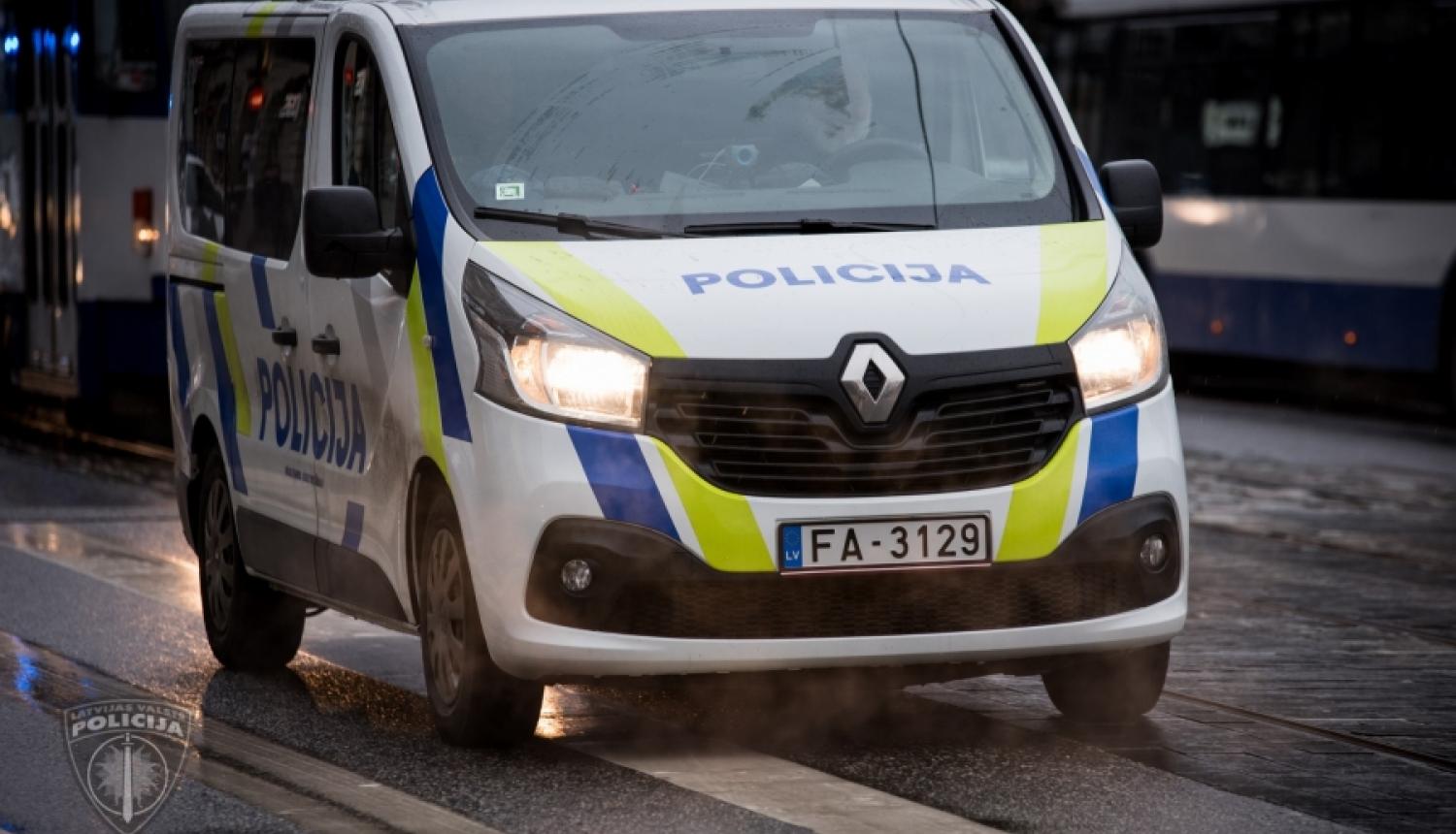 Par laupīšanu no pārtikas veikala Stopiņu novadā aizturējām vīrieti