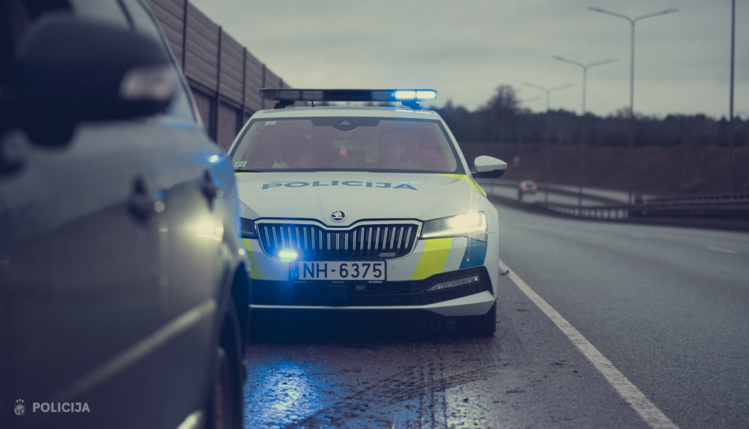 Valsts policijas automašīna