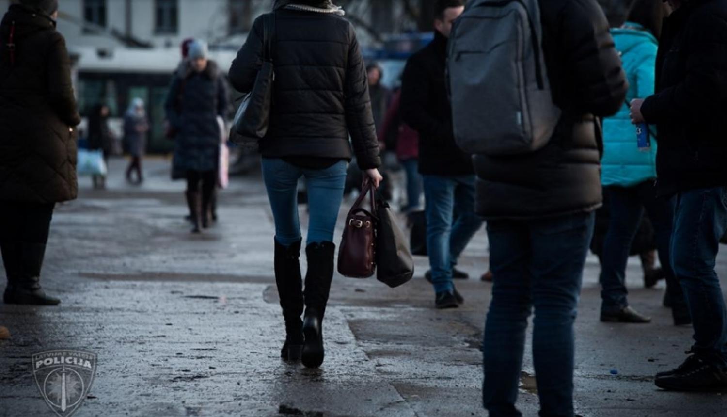 Rīgas centrā aizturējām jau iepriekš sodītas kabatzagles