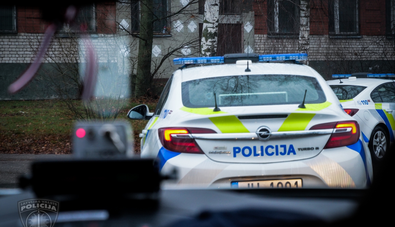 Valsts policijas automašīna