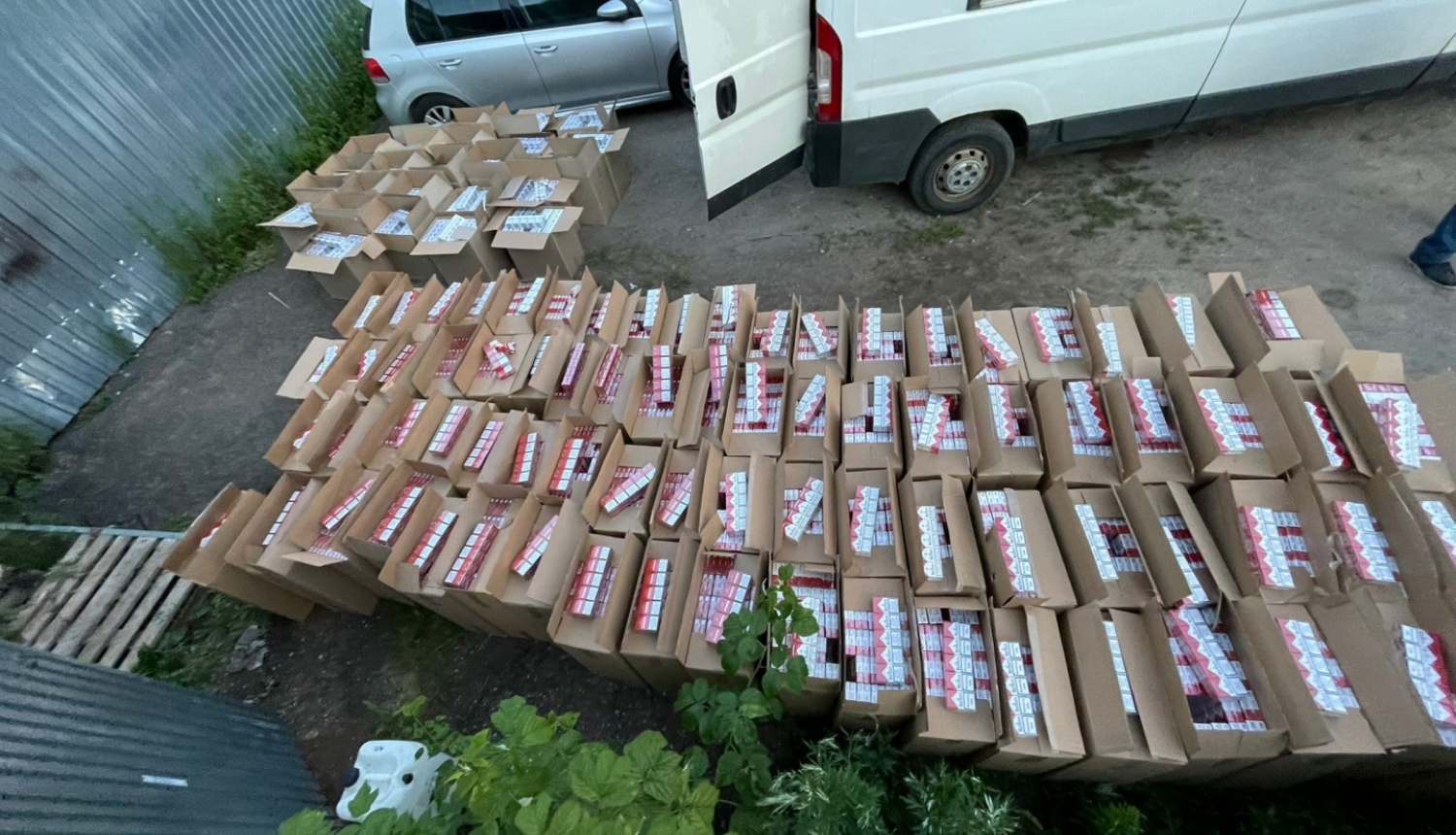 Pabeigta izmeklēšana kriminālprocesā par Salaspils novadā konstatētiem gandrīz 2,5 miljoniem nelegālo cigarešu