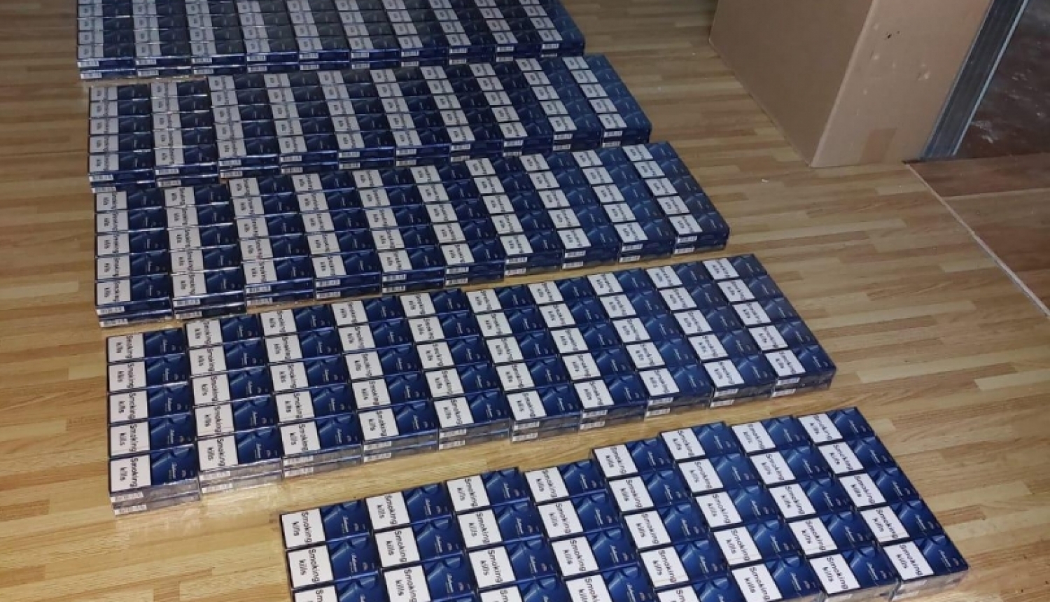 Ogrē aizturēts nelegālo cigarešu tirgotājs 